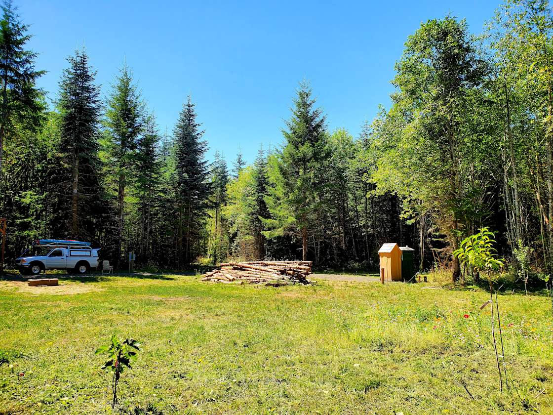 Wooded Getaway. Hipcamp in Cinebar, Washington