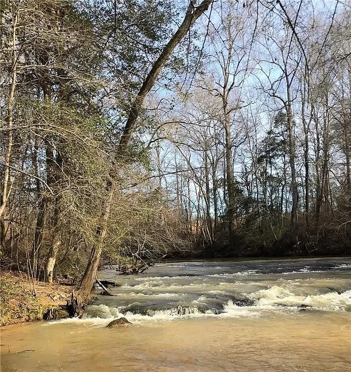 Roaring Creek Camp Hipcamp in Pendleton, South Carolina