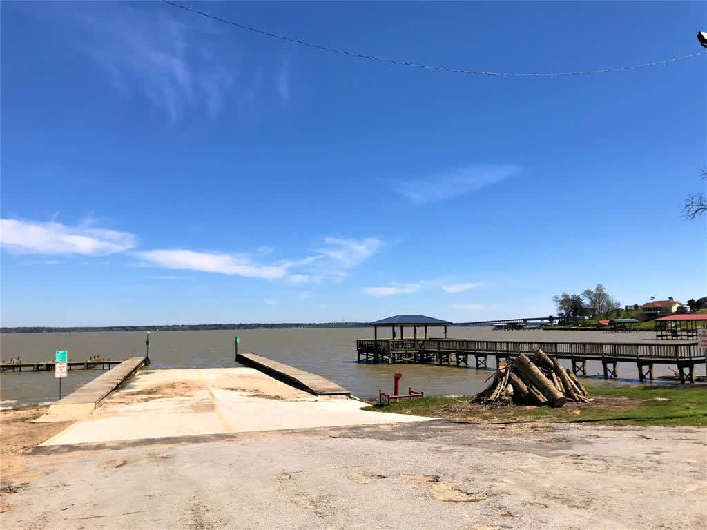 RV & Tent Camping and Jet Skiing Hipcamp in Onalaska, Texas