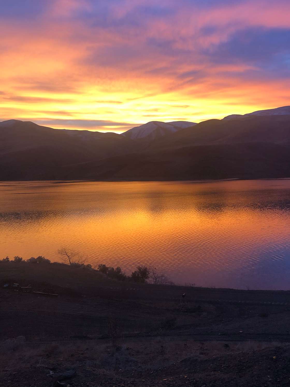 Waterfront RV camping brownlee Hipcamp in Huntington, Oregon