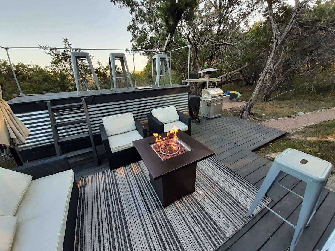 Hill Top Lake House Hipcamp in Texas