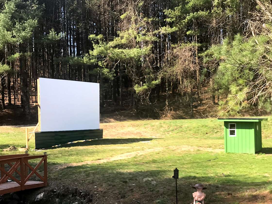 Glory Ridge Retreat Hipcamp in Lowgap, North Carolina