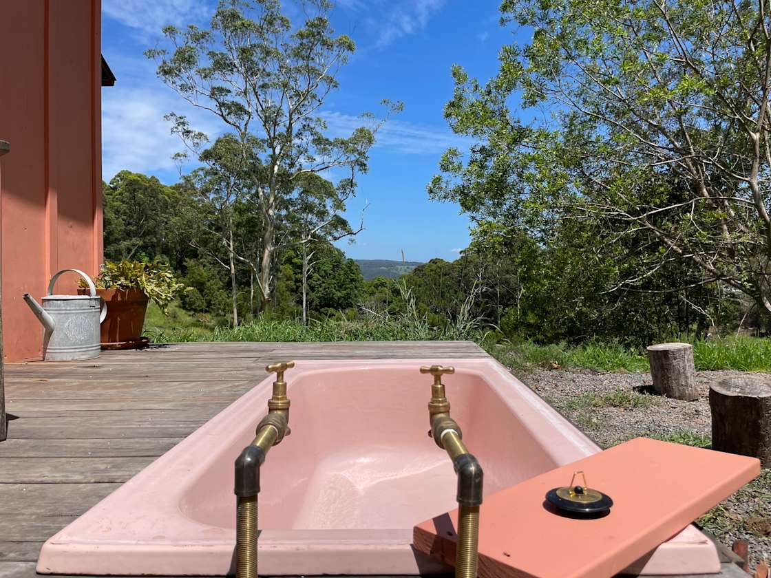 Black Cockatoo Valley Hipcamp in Witta, Queensland