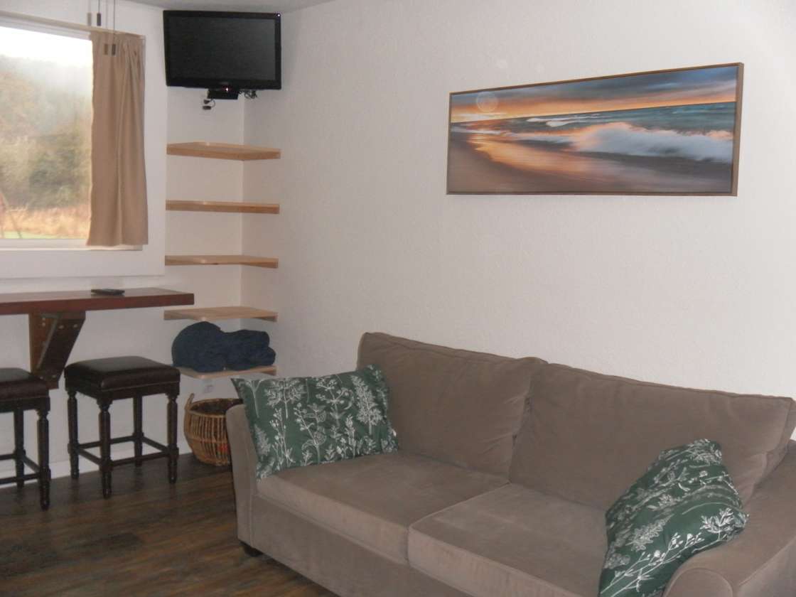 Willow Tree Cabin Hipcamp in Cathlamet, Washington