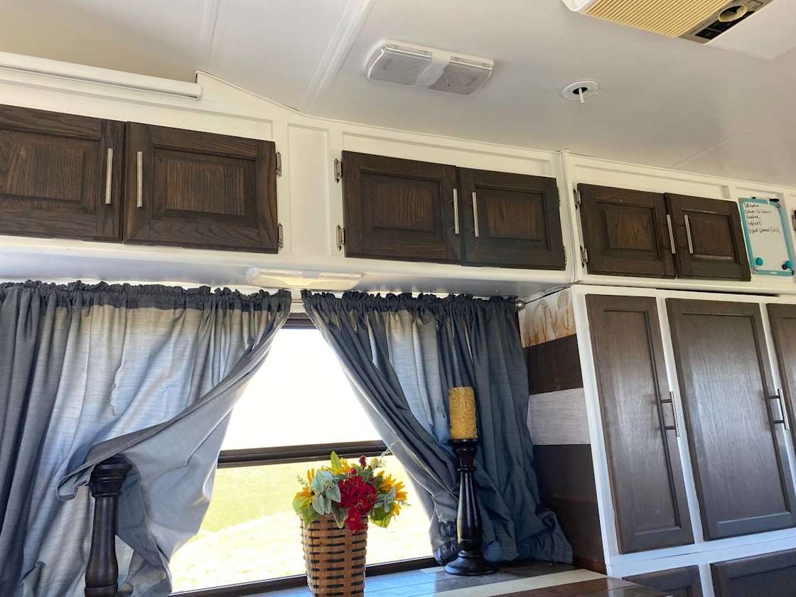 Beautiful Panorama Golden Hills Hipcamp in Lost Hills, California