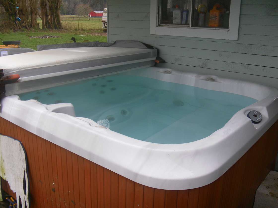 Willow Tree Cabin Hipcamp in Cathlamet, Washington