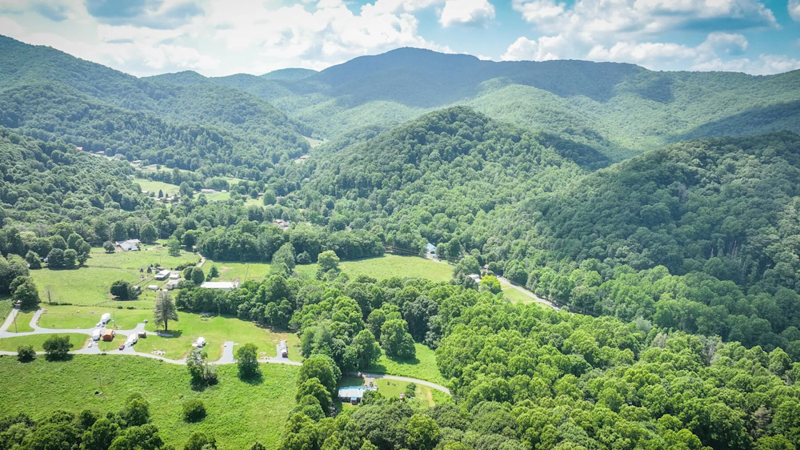 Dyer Ridge RV park Hipcamp in Roan Mountain, Tennessee