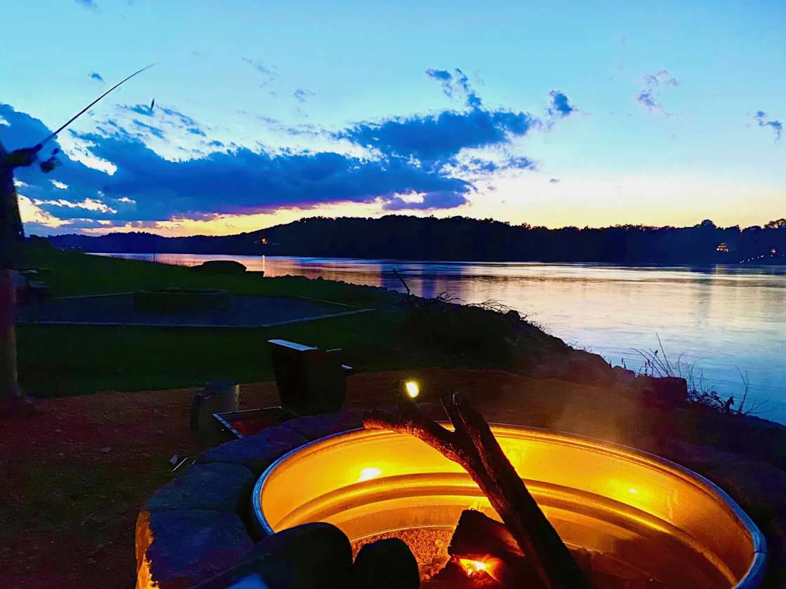 RV Lots at Natures Cove Hipcamp in Clifton, Tennessee