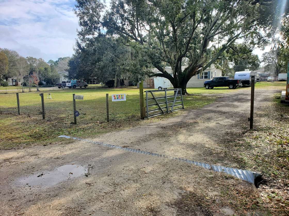 Bobby's quite place Hipcamp in Lutz, Florida