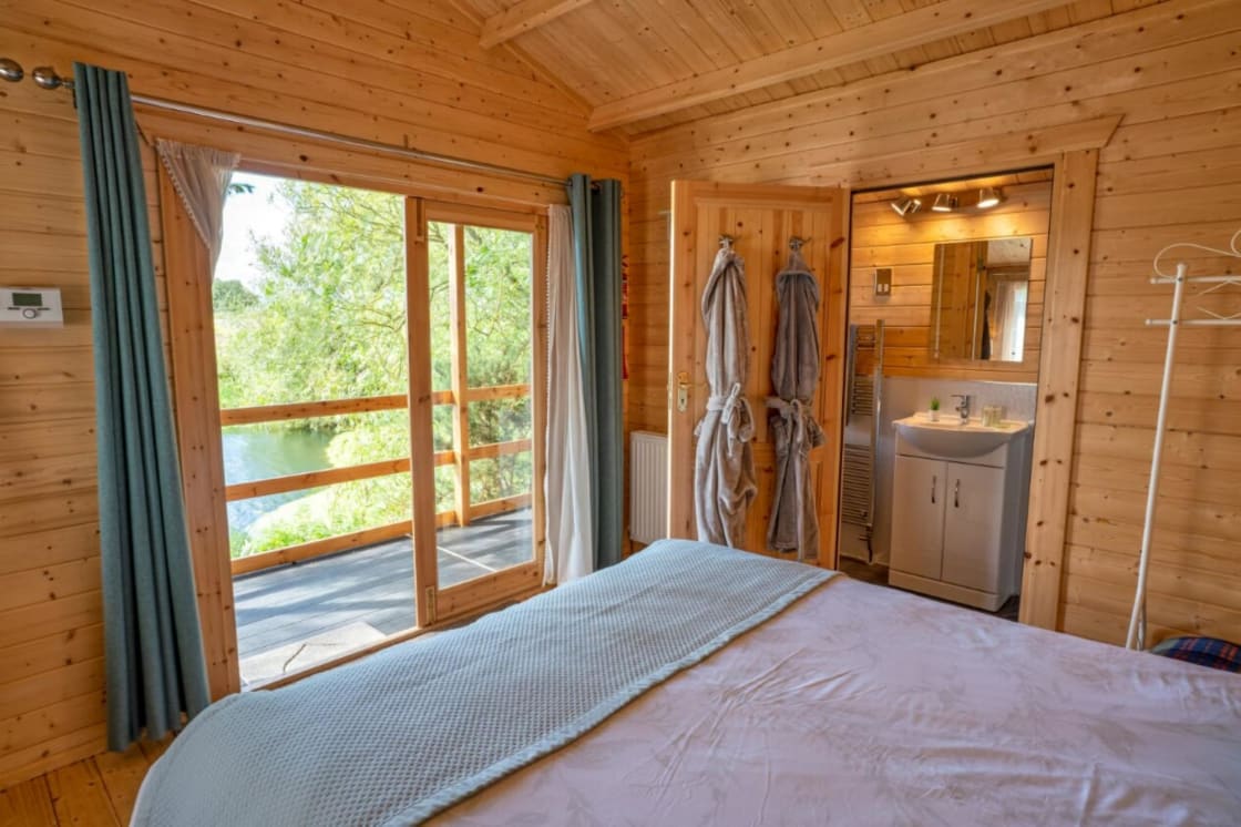 Willow Lodge Log Cabin