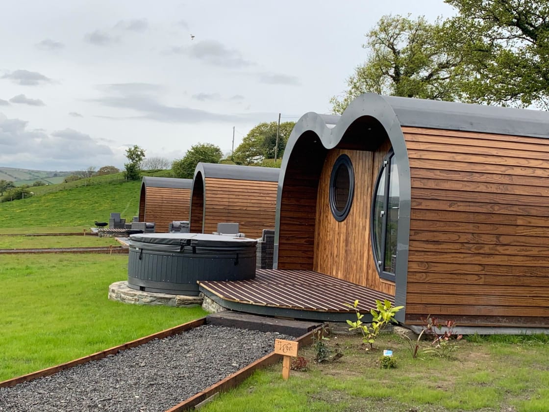 Wye - Luxury timber pod with hot tub