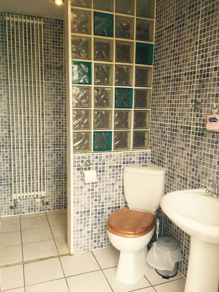Shower/toilet/washbasins - heated out of season