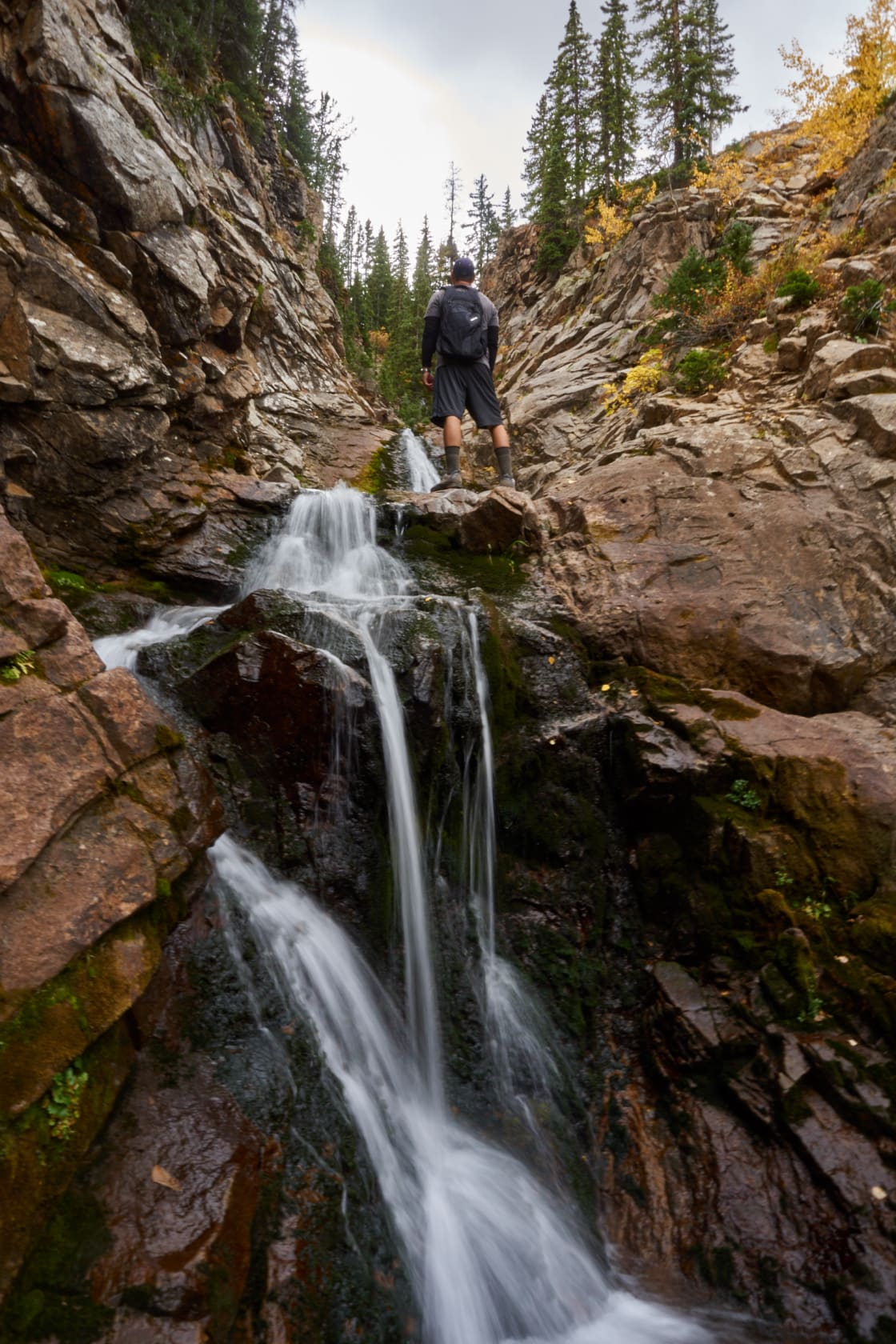 
Milky waterfalls and cascades await on the Three Lakes Loop. Embrace your inner explorer by adventuring on this short detour. (Just be careful with slippery rocks!)
