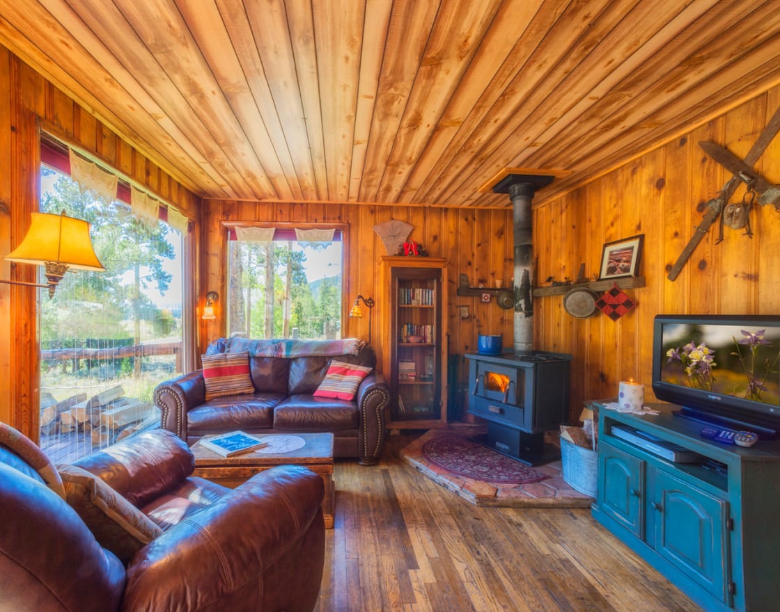 Buckeye's Cozy Romantic Cabins