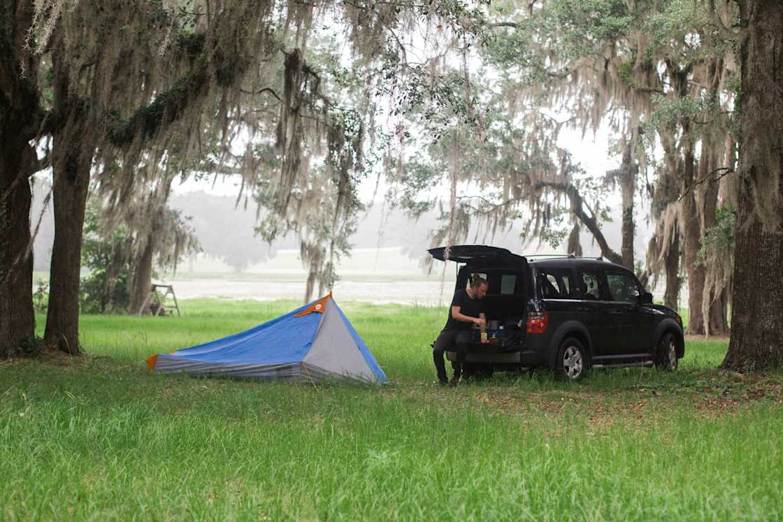 The rain had just arrived but I had extra cover from the lovely trees while prepping dinner.