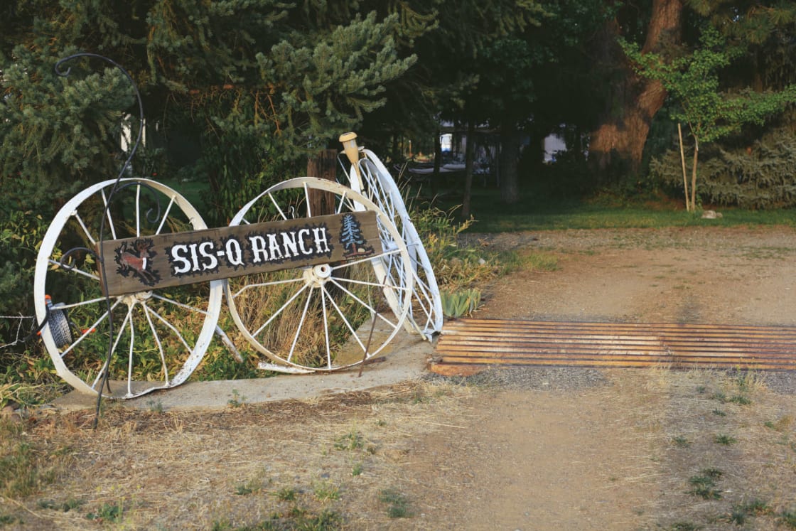 Sis-Q Ranch was named by Jan's Grandmother as it is a short way of saying Siskiyou, the name of our county.