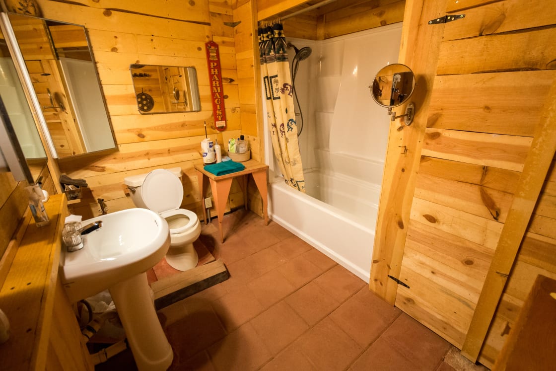 The clean bathroom in the big red barn, with plenty of hot water