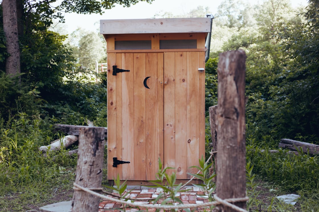 Luxury compostable outhouse