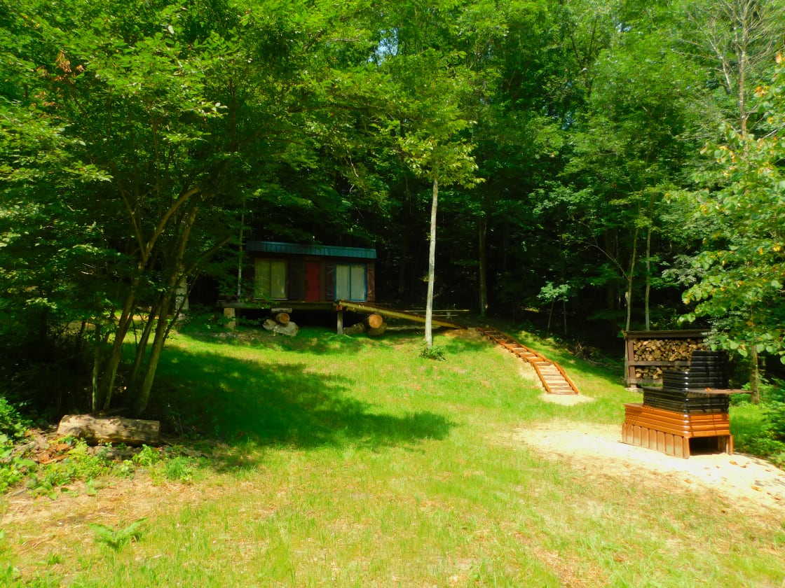 Rock Bottom Cabin located in a secluded hardwood forest