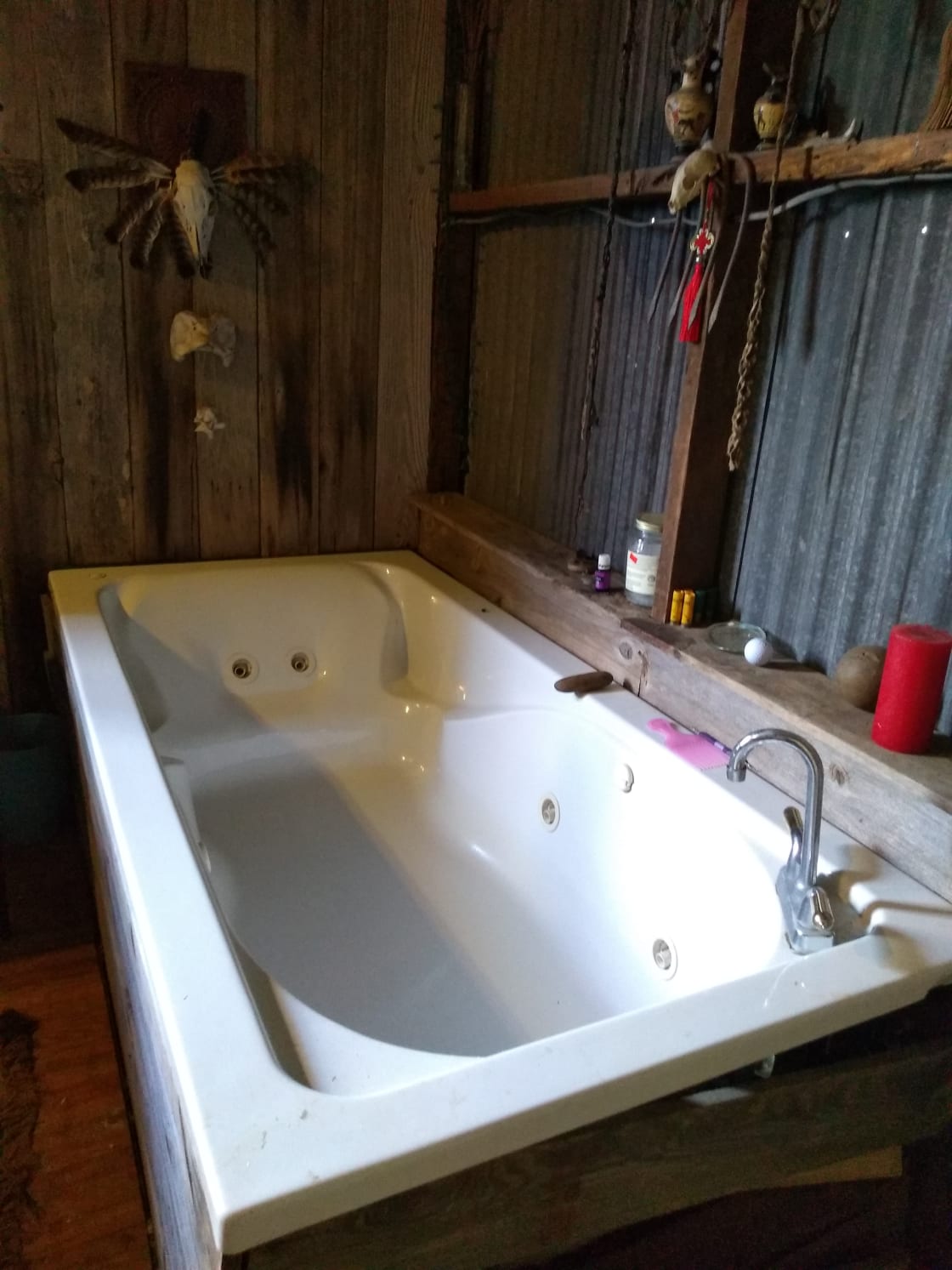 Jacuzzi bath in the shed.