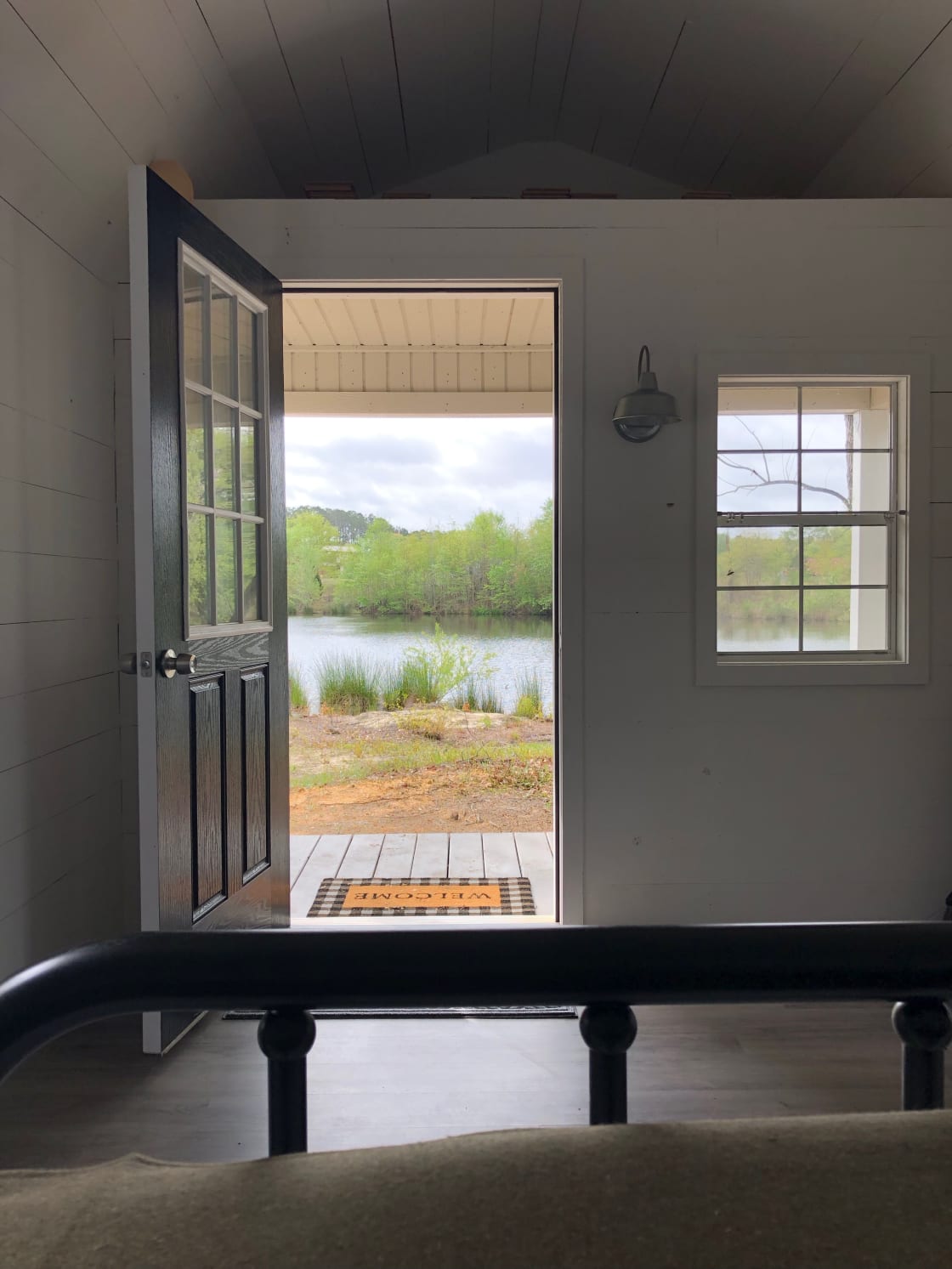 Wake up to a spectacular view of the pond 