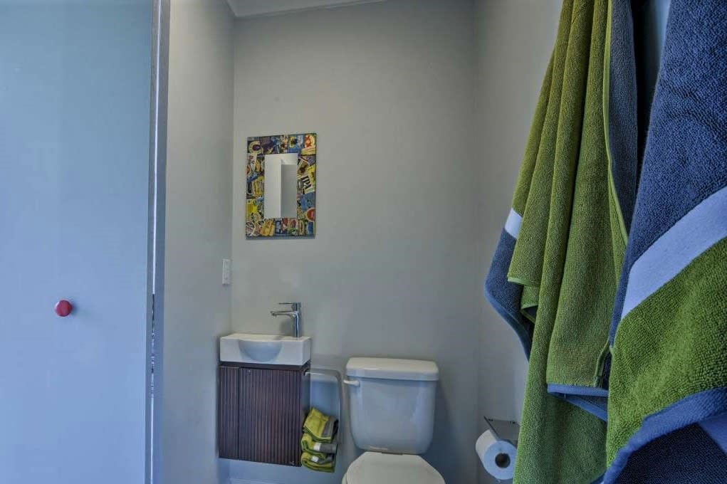 Full Bath Room with Tiled Shower