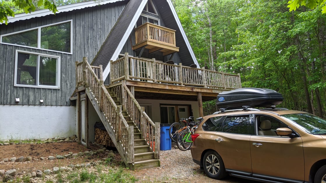 Welcome to The Goslings' Nest Adirondacks chalet near Lake Placid, New York. Well-behaved dogs considered.