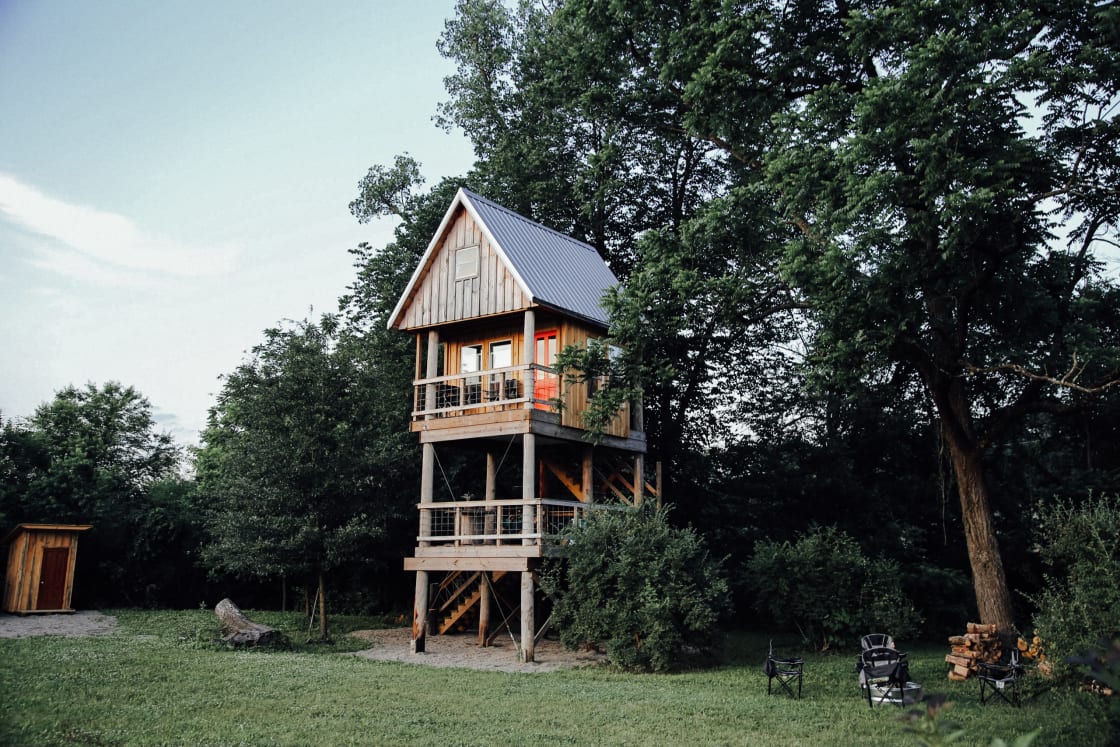 McKee Farm - Treehouses and Camping