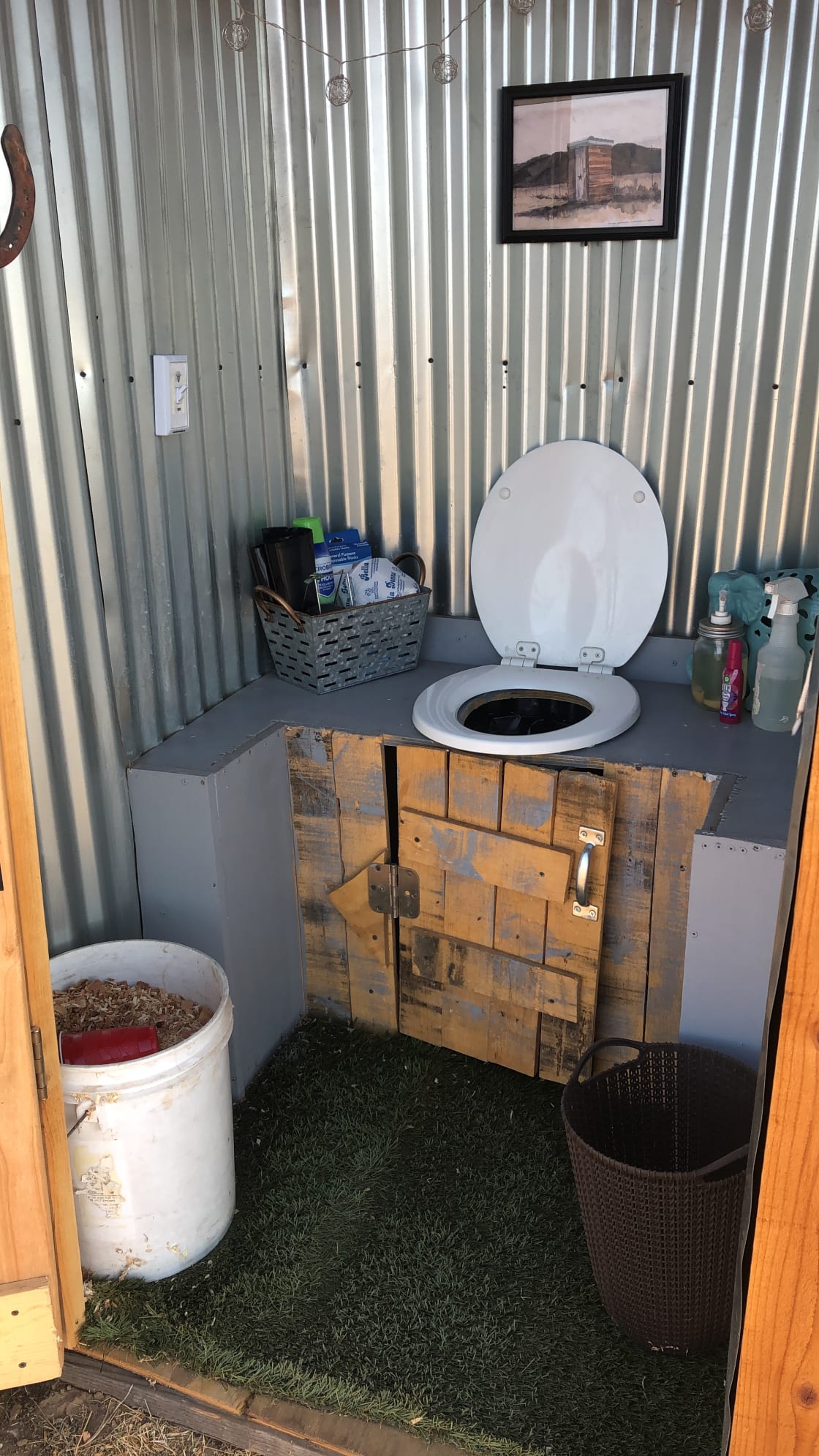 Outhouse - clean & tidy non-flushable toilet