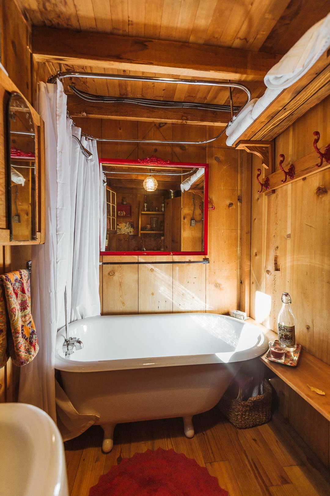 Creekside Vintage Camp with Hot Tub