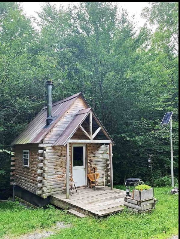 Little Log Cabin in Vermont