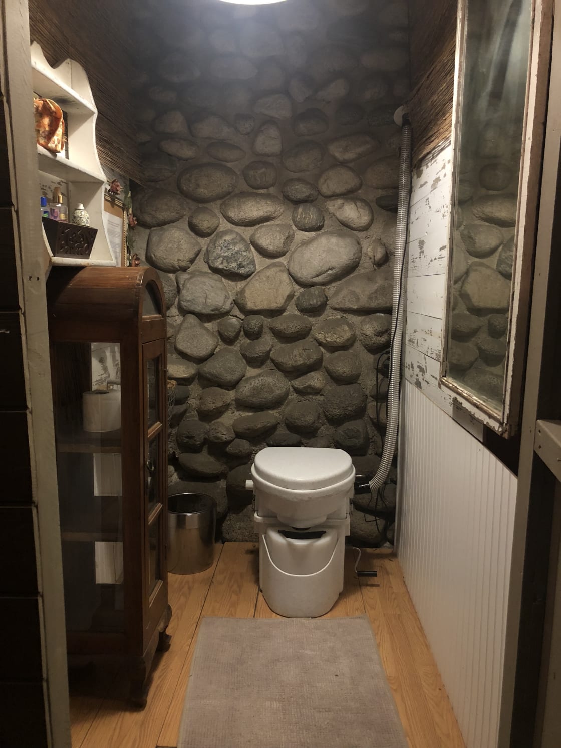Compostible toilet/restroom