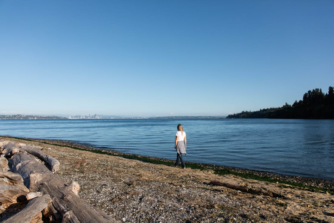 This beautiful little beach is just a short walk down the street! Check out those Seattle views!