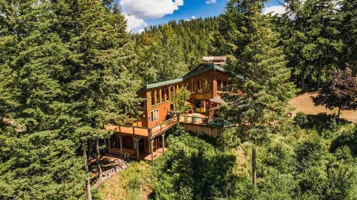 Beautiful Cabin on 10 acres!
