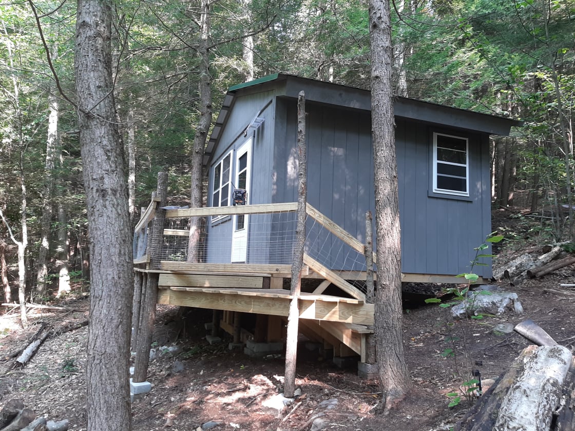 200 sq ft cabin with deck