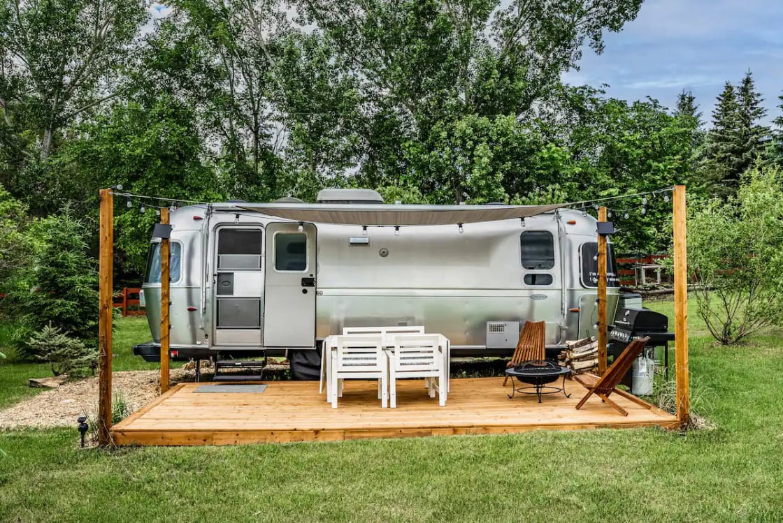 The Dale - Airstream Glamping