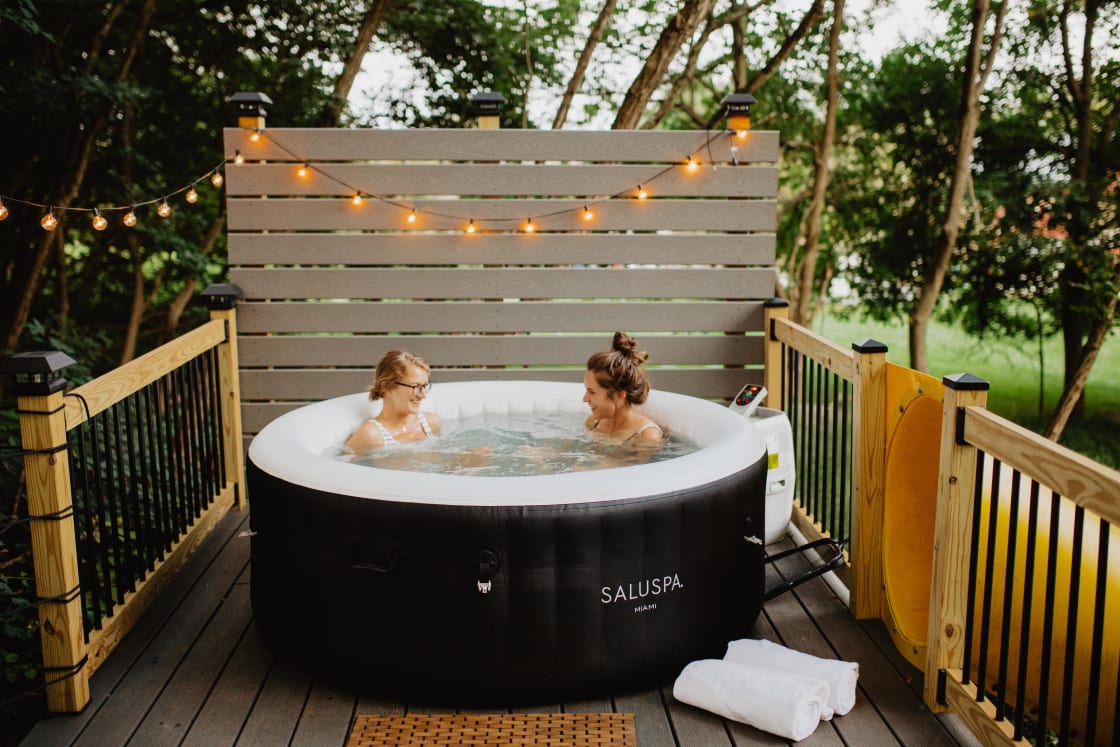 One of the best selling points of this treehouse stay is the hot tub right on the deck outside of the tent. It was nice to sit after it got dark, have a drink & listen to the nature around us.