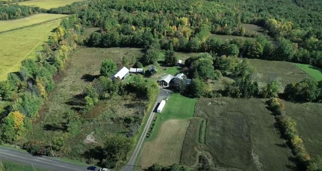 27 acre farm-house, bordered by the Peanut Line Trail for walking, cycling, snowshoeing and skidooing. Maintained cross-country skiing & fat bike trails in Summerstown Forest 5km away.