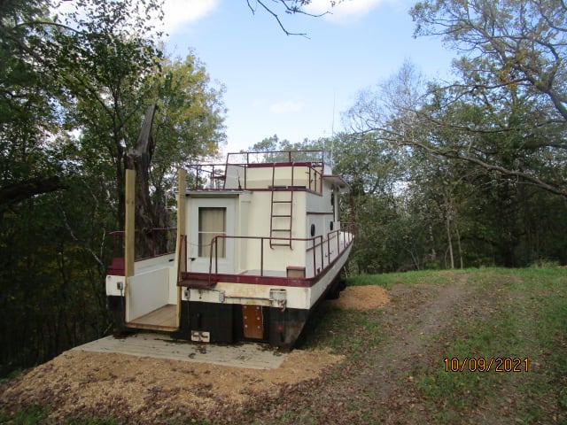 closer rear view of boat