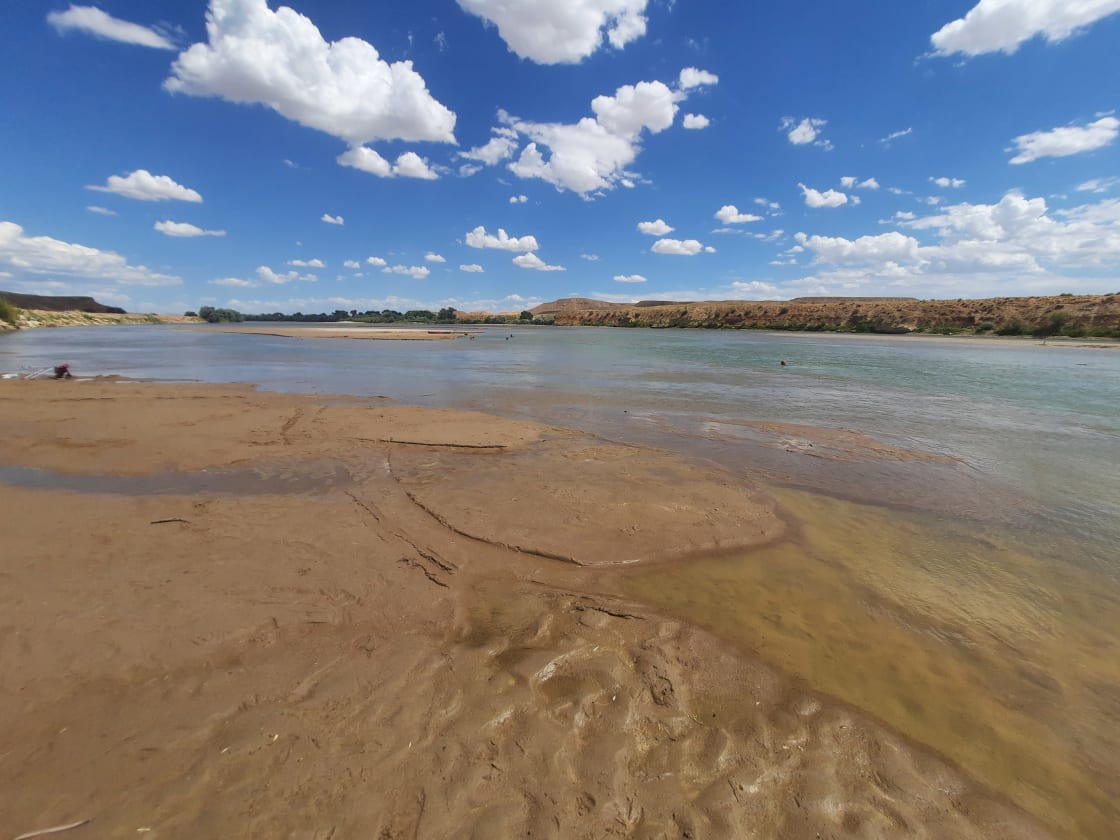 Sandy beaches on the Green River