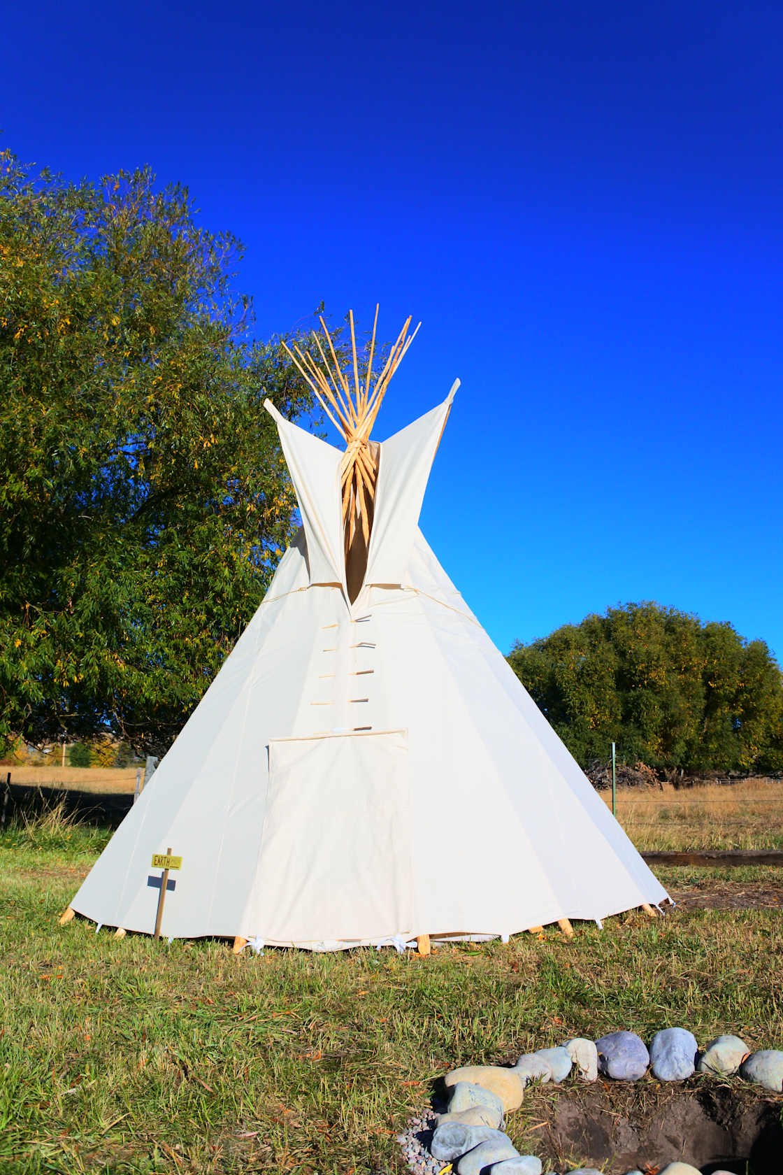Elements Tipis