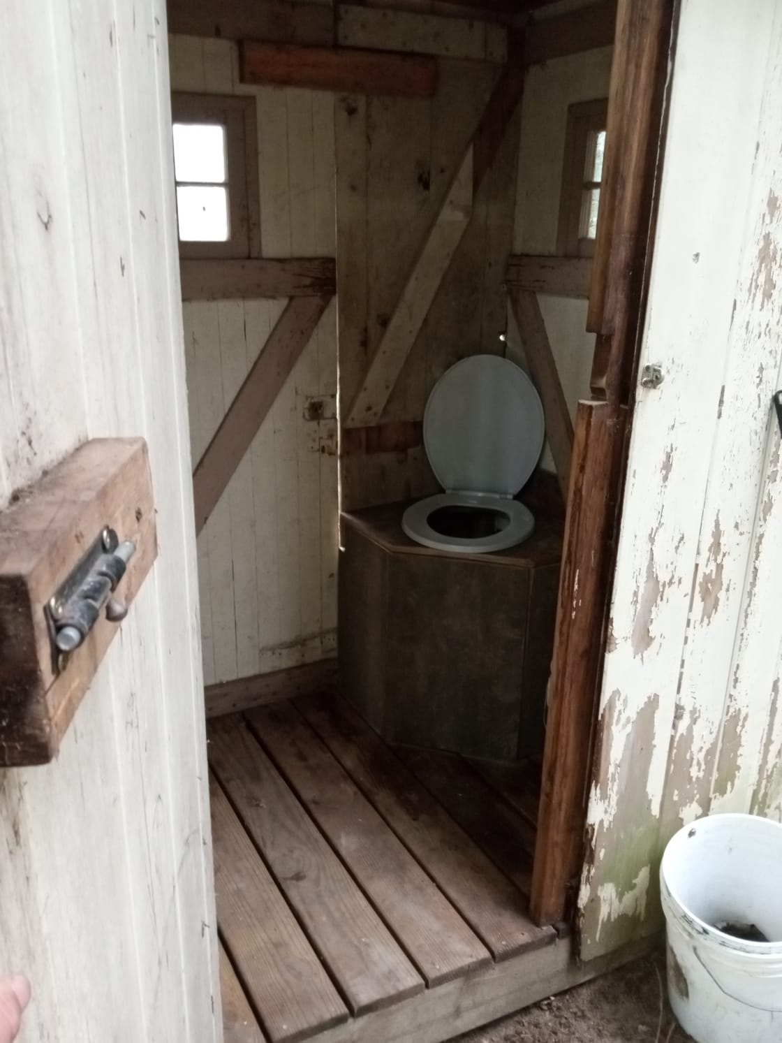 Outhouse at boondocks site#1