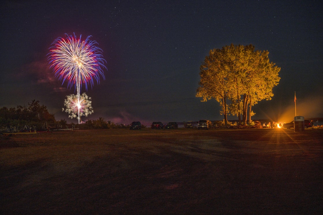 Bridgeview Harbour Marina Lakefront Camping Beautiful fireworks activities in special evening with starry sky