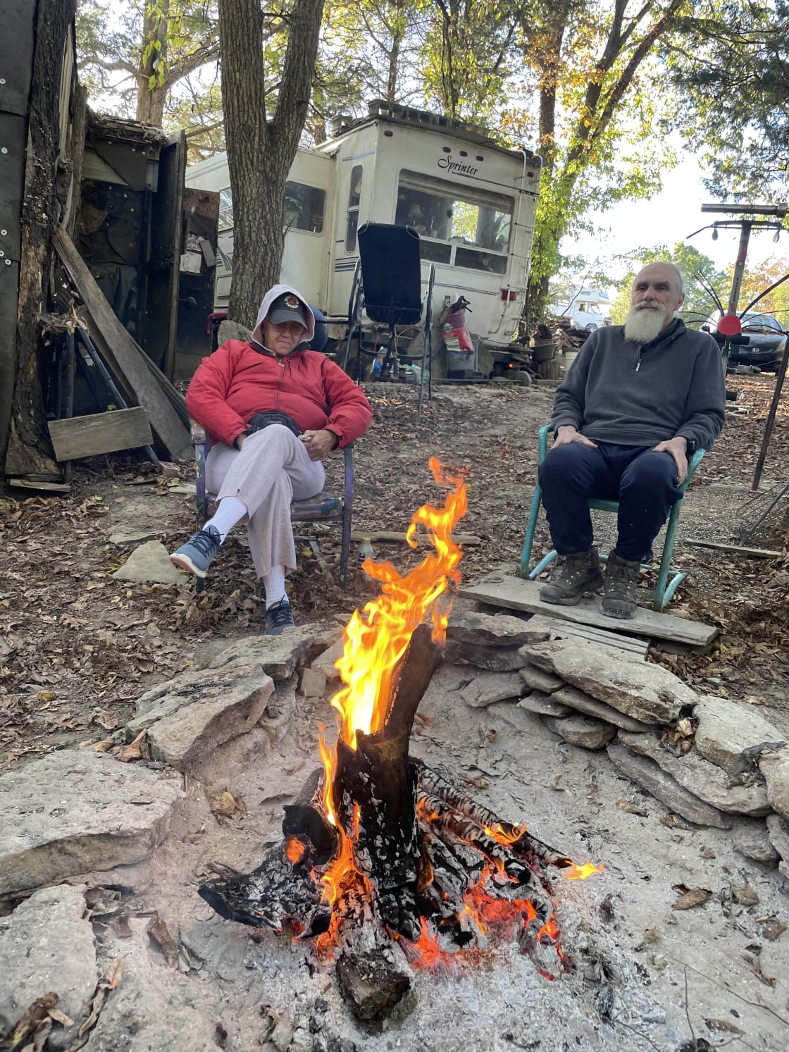 Cedar Fire farm: Kamp kessa