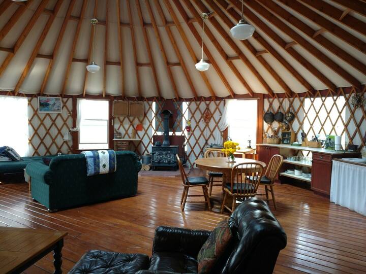 Spencer Mtn solar glamping yurt!