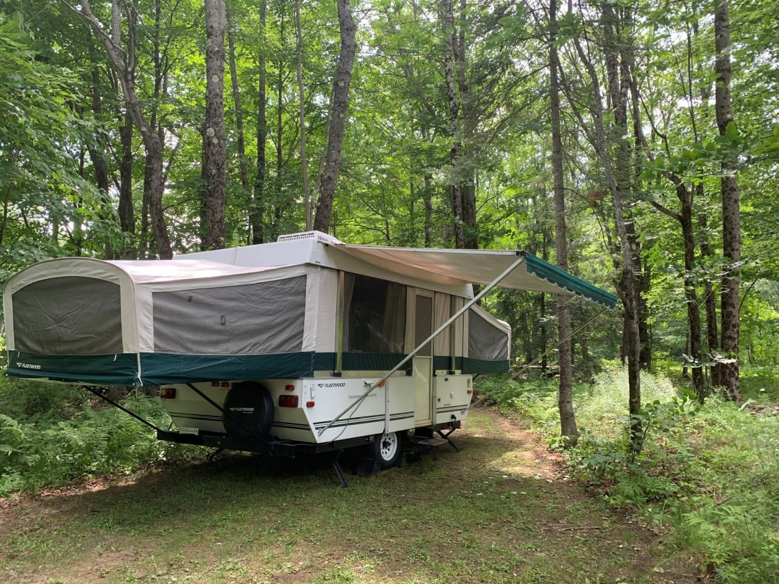 This popup camper can be rented.  Please inquire if you do not have your own camper or you would like to have a place for additional guests to stay.