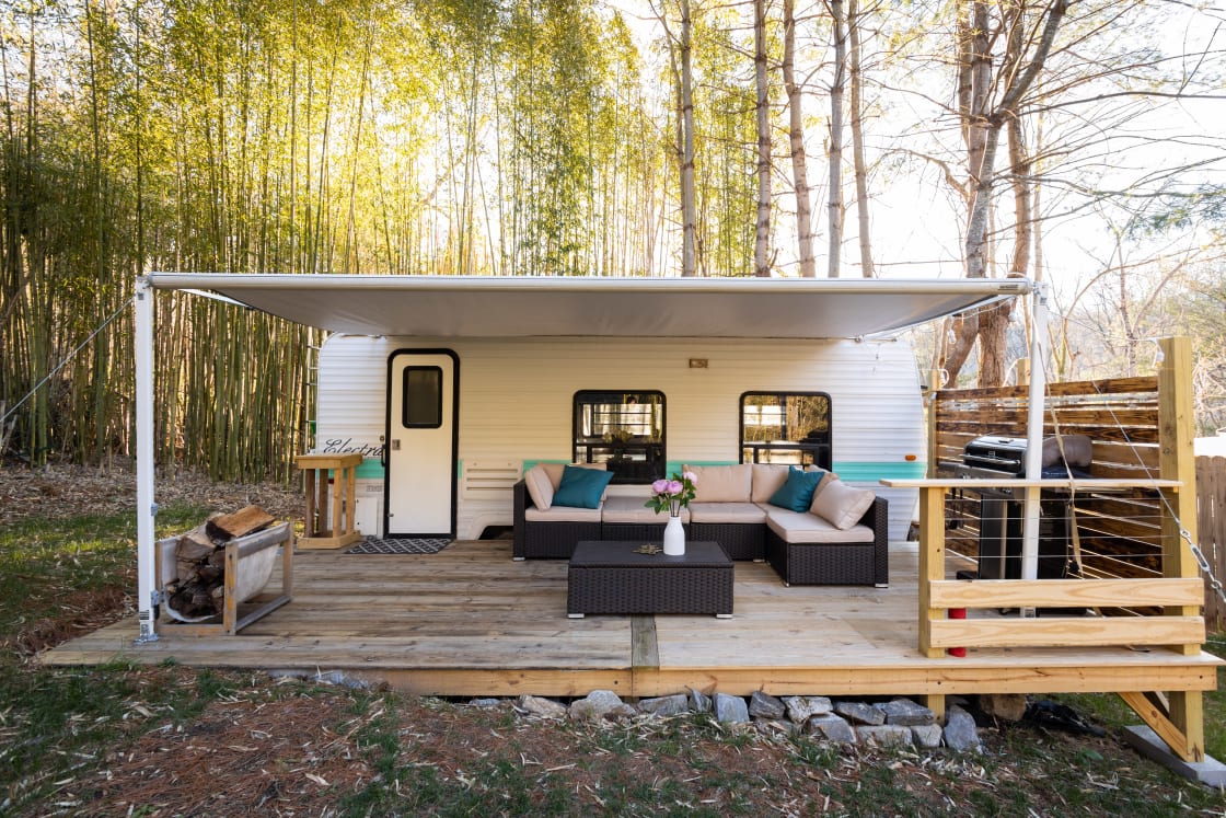 Awesome camper located in a beautiful little bamboo grove.