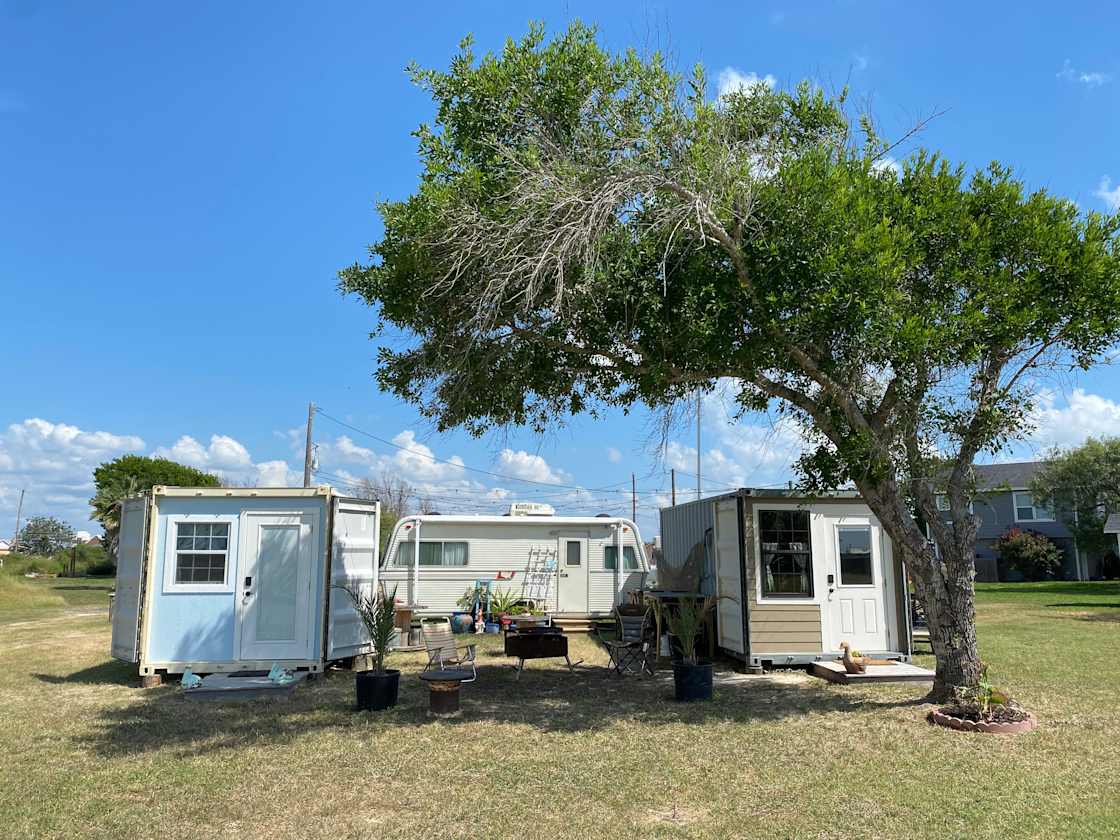 Ocean Cabin (left) and Driftwood Cabin (right)