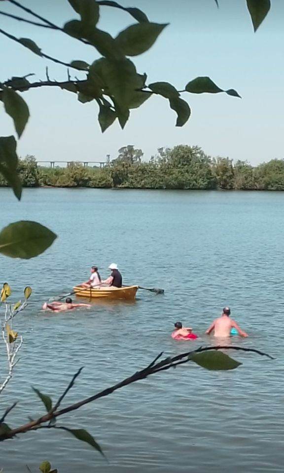 Fun in the sun...Free Row Boat for you to enjoy...River swims 