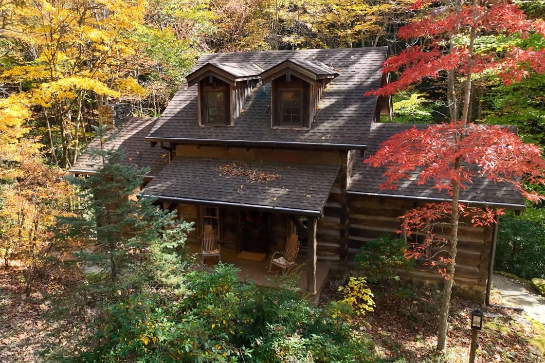 October is the perfect time to visit the Cabin at Squirrel Creek for peak fall color.